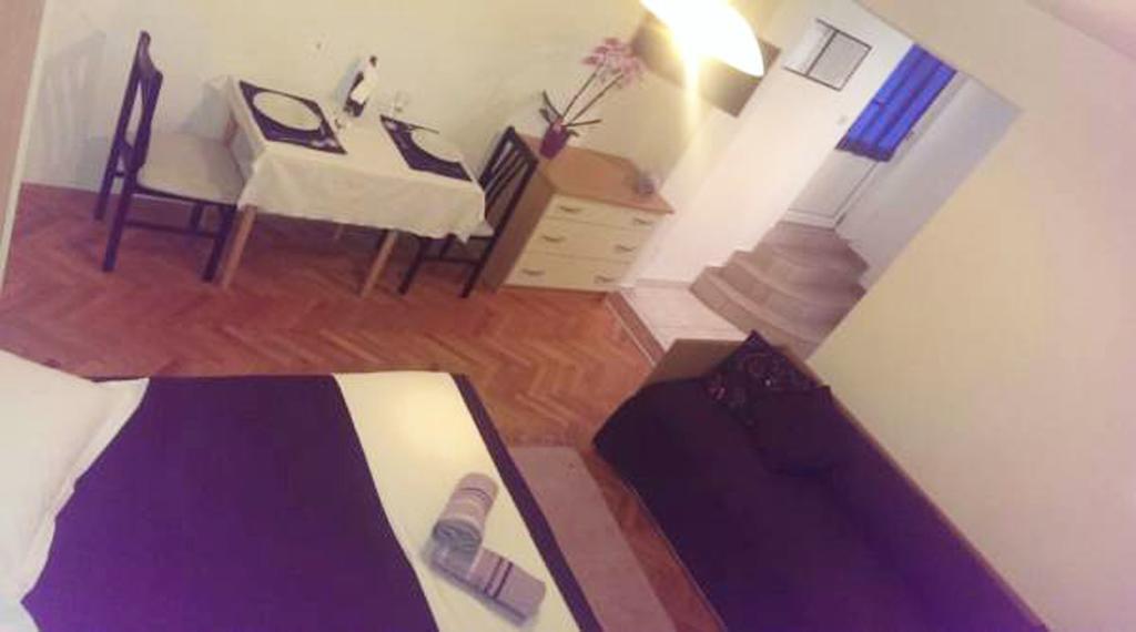 Apartma Mira