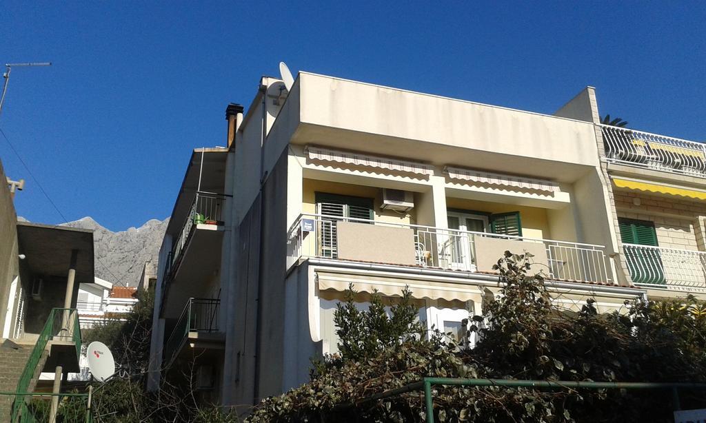 Apartma Mira *