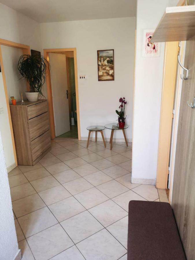 Apartma Mira